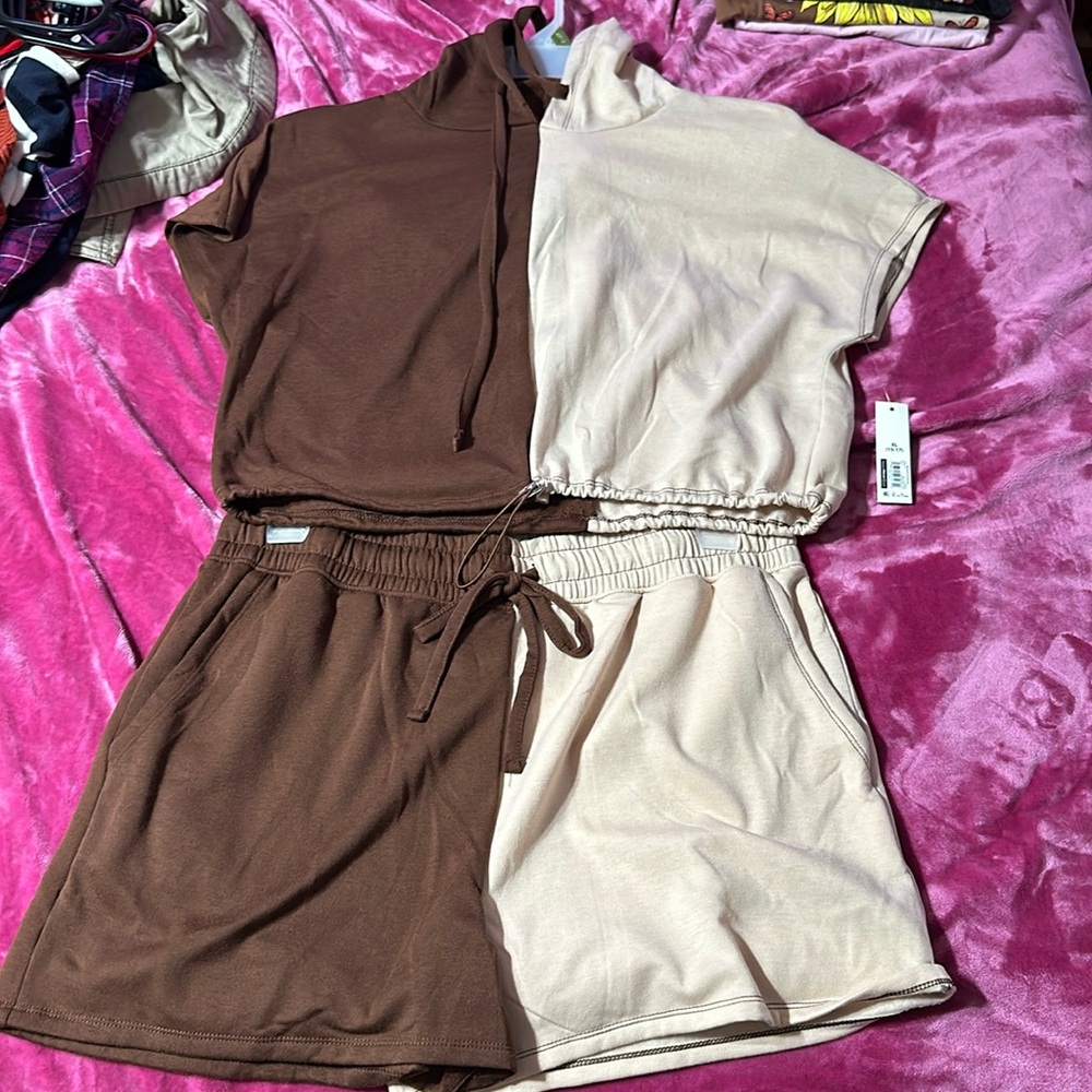 Two tone set